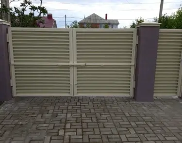 Распашные ворота с автоматикой в Астрахани под ключ