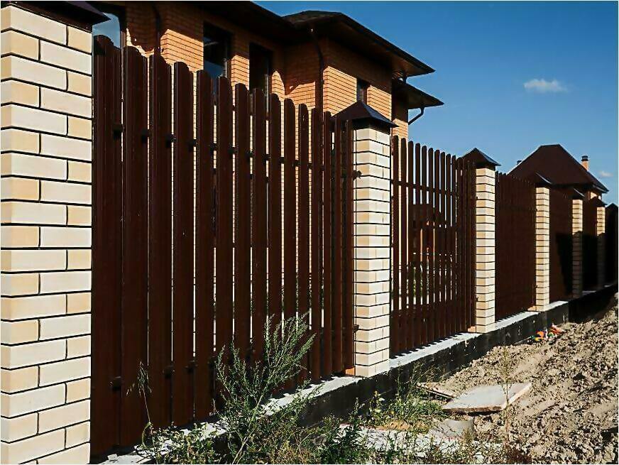 забор из штакетника 115м фото1 в Астрахани
