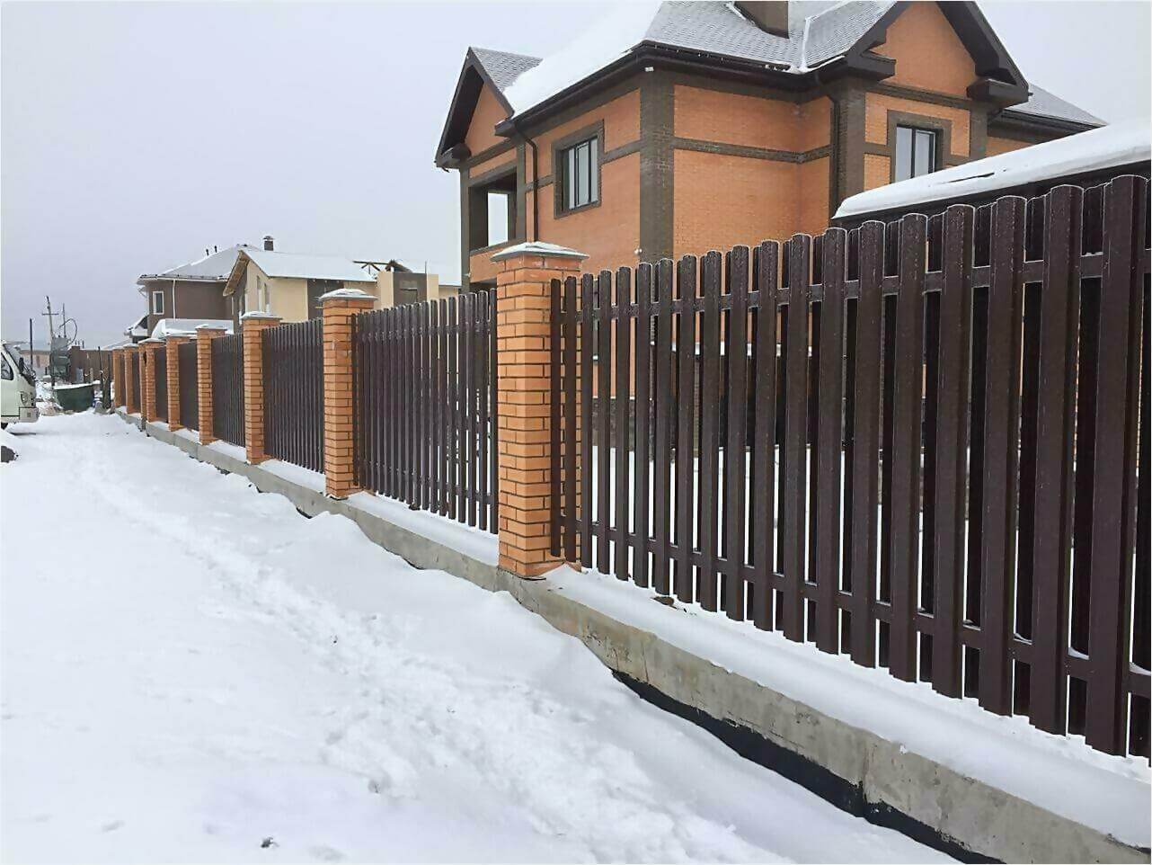 Забор из штакетника 95м фото1 в Астрахани