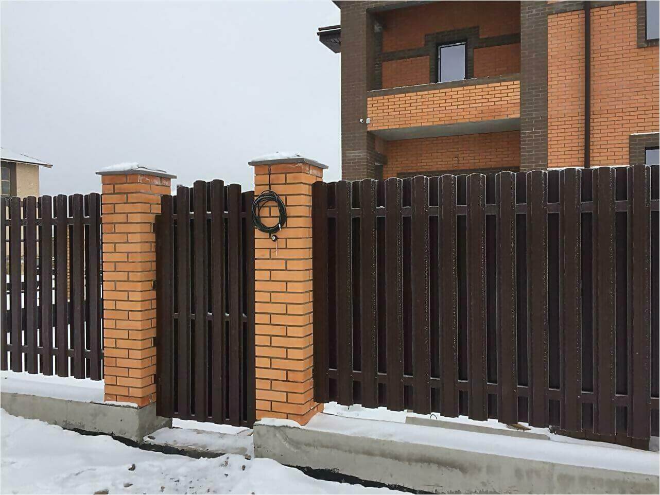 Забор из штакетника 95м фото2 в Астрахани