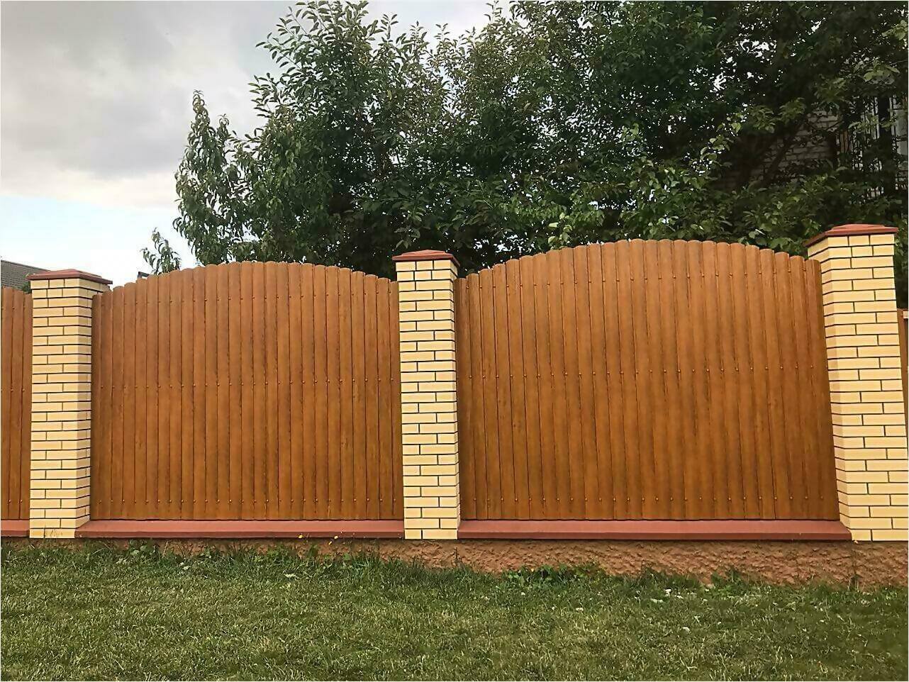 забор из штакетника 80м орех фото3 в Астрахани