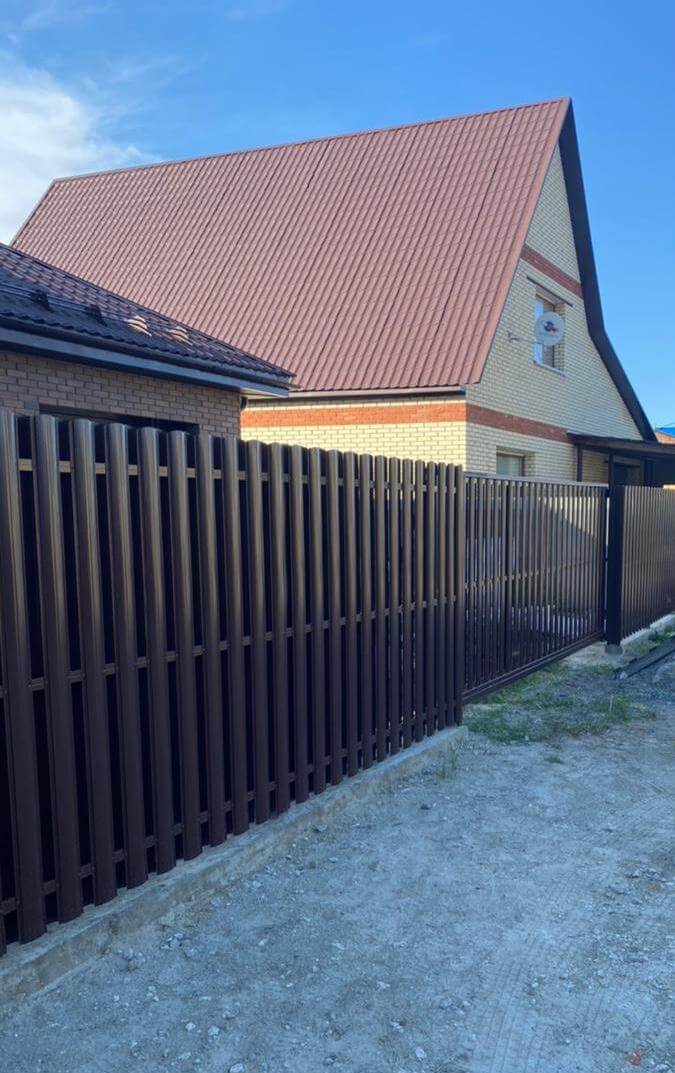 забор из штакетника шоколад фото2 в Астрахани