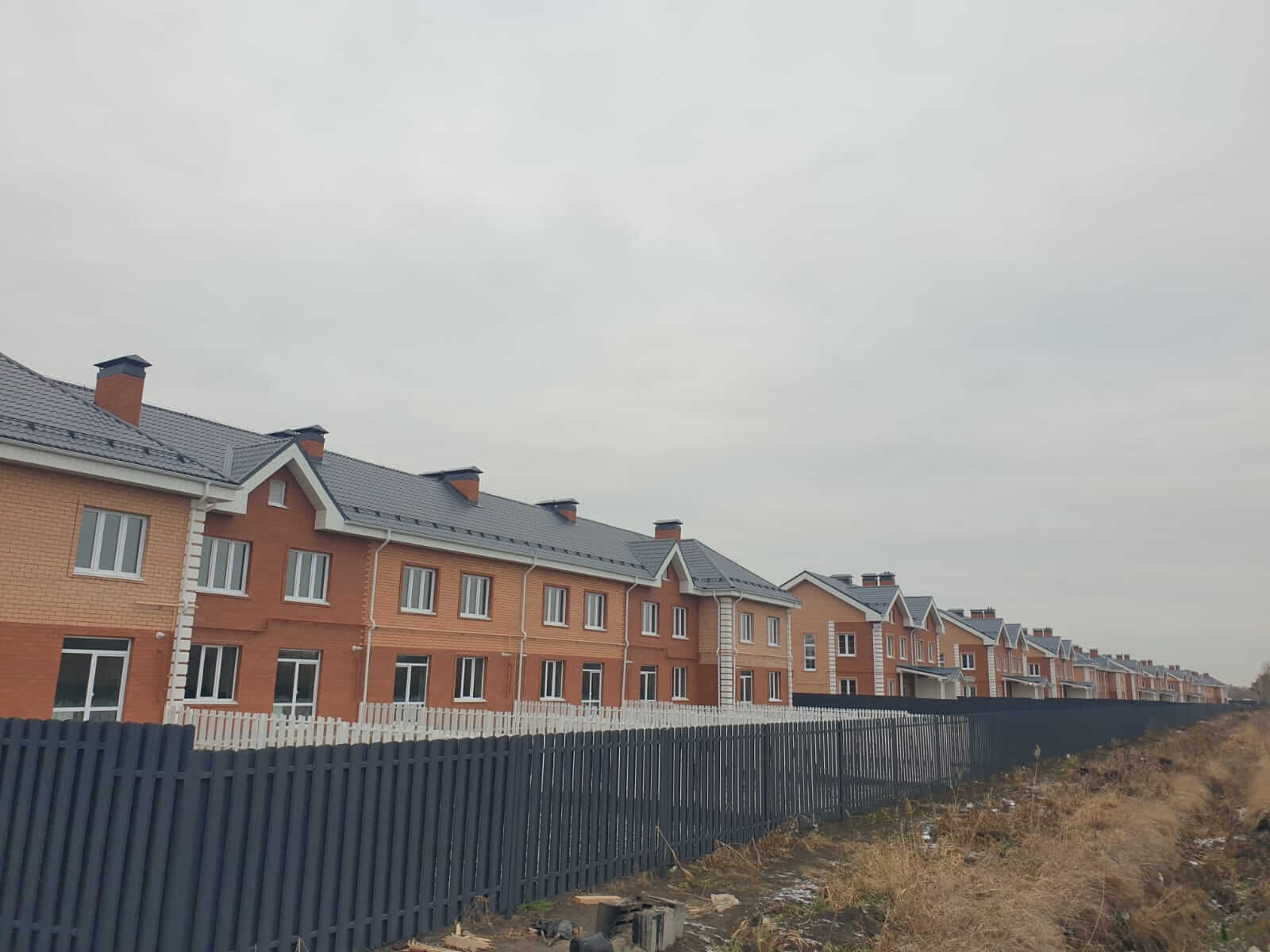 Забор из штакетника 230м Серый Графит фото5 в Астрахани
