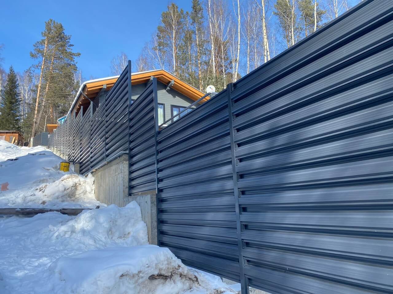 забор из штакетника 130м ral7024/7024 серый графит фото5 в Астрахани