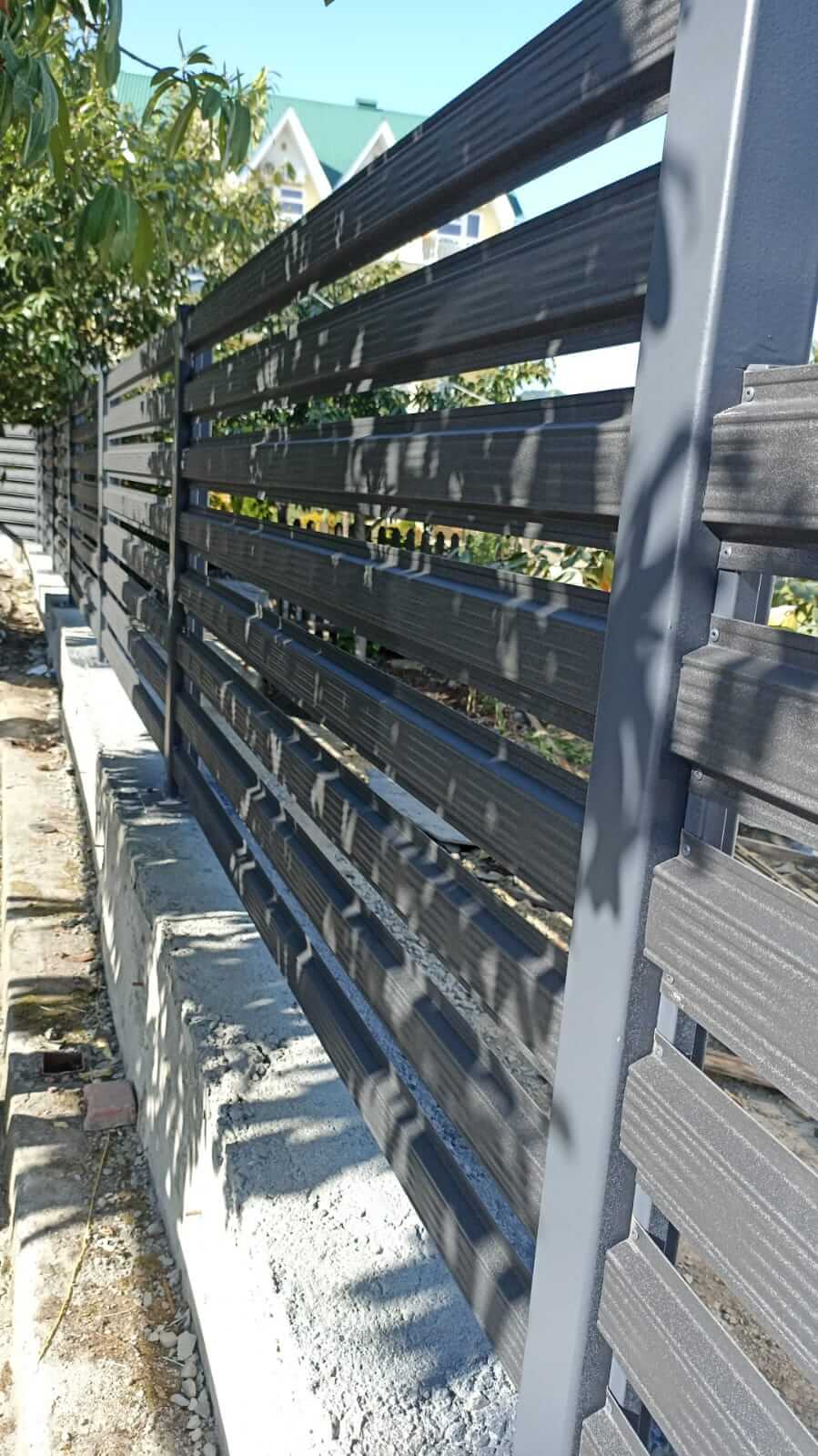 Забор из штакетника 90м RAL7024/7024 Серый Графит фото3 в Астрахани
