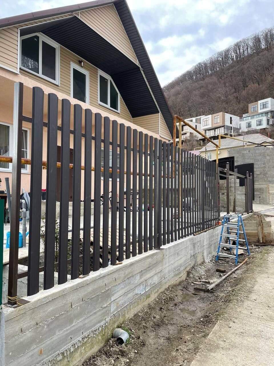 Забор из штакетника 35м RAL8019 Темный Шоколад МАТТЕ в Астрахани