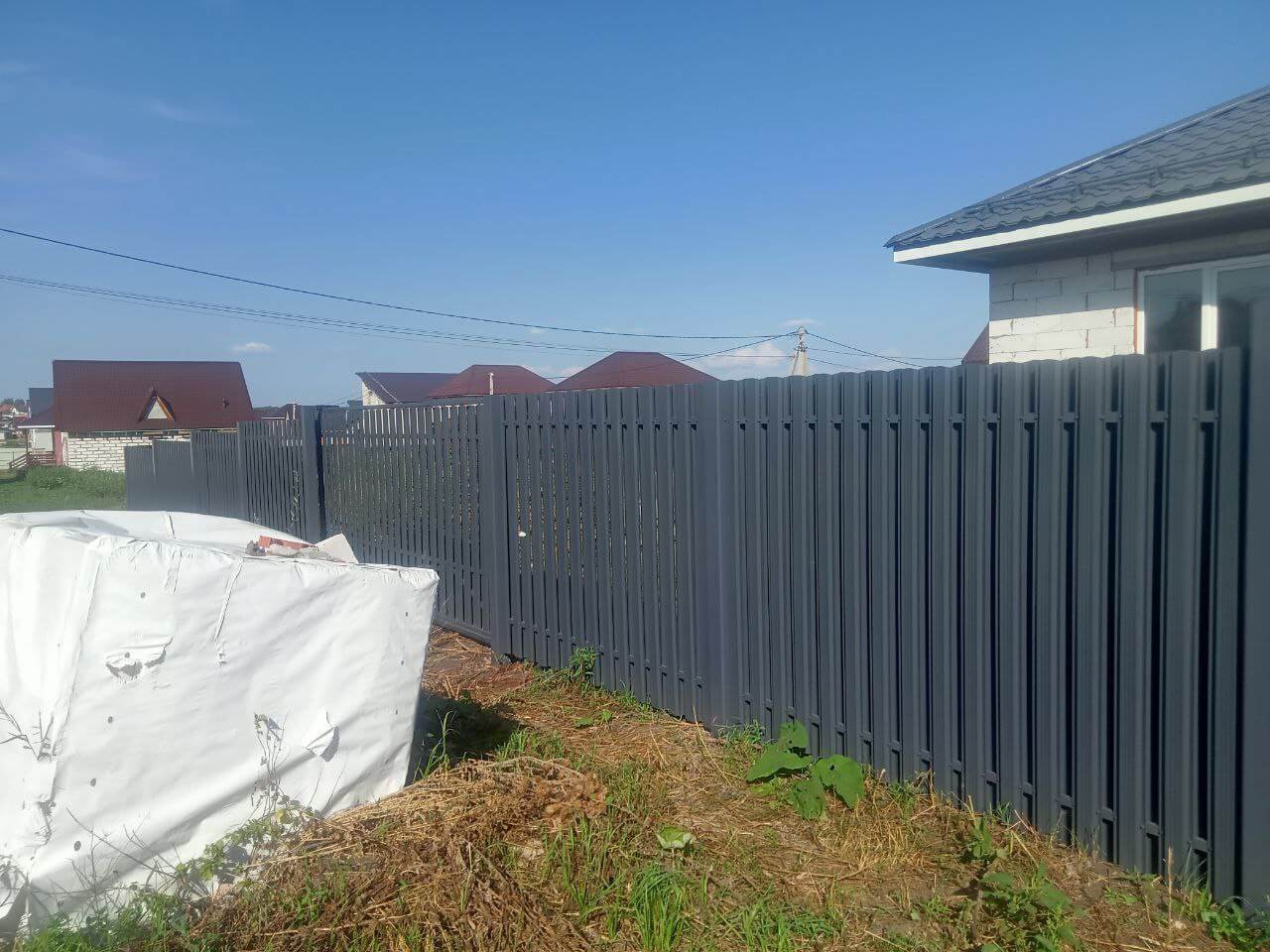 Забор из евроштакетника 21м RAL7024/7024 Серый Графит двусторонний фото 3 в Астрахани