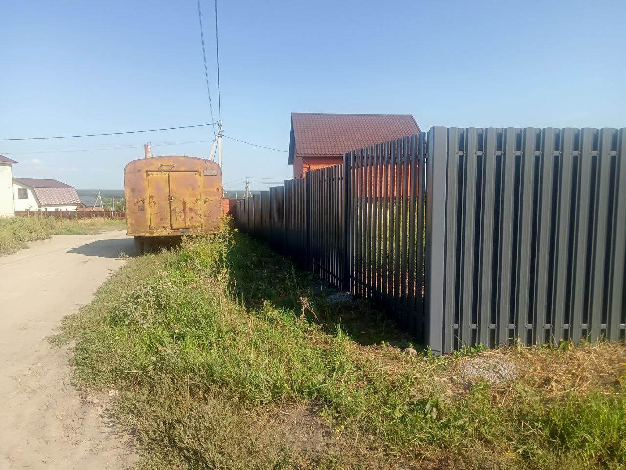 Забор из евроштакетника 21м RAL7024/7024 Серый Графит двусторонний фото 2 в Астрахани