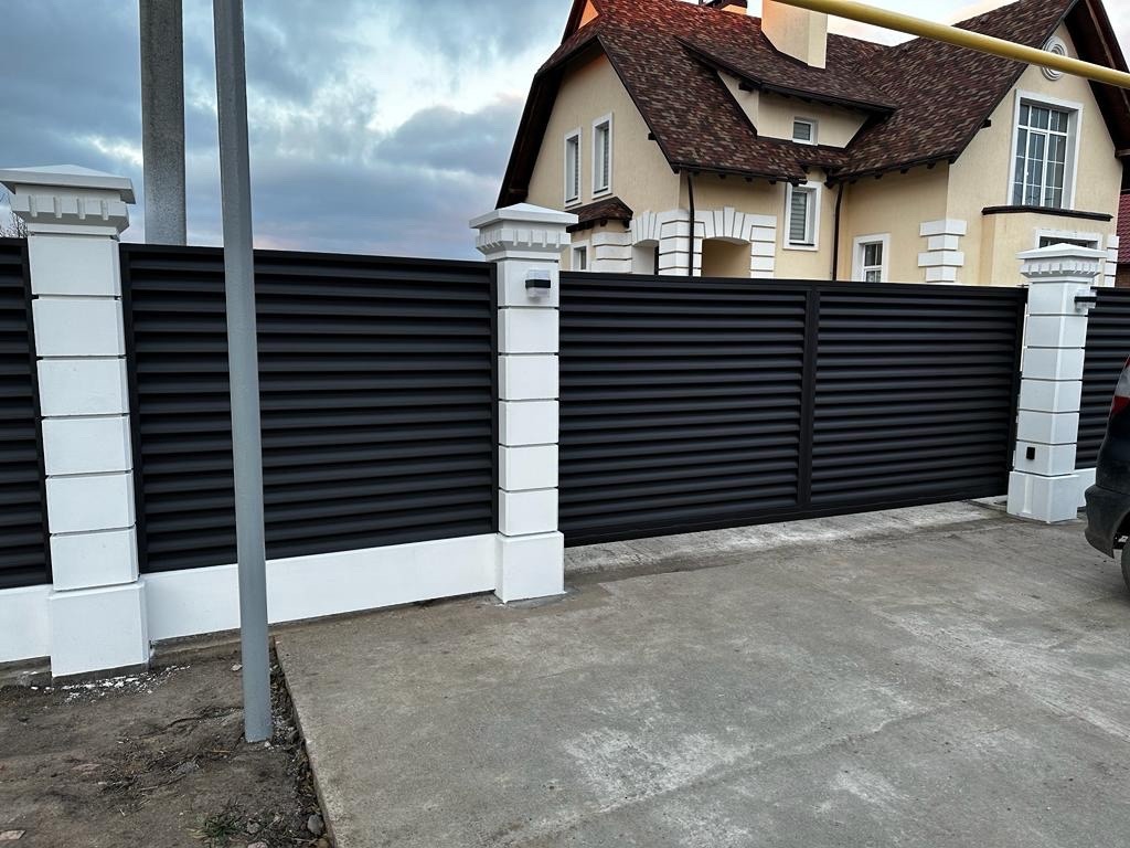 Забор из ламелей Еврожалюзи 35м RAL8019/8019 Темный Шоколад двусторонний MATTE фото 1 в Астрахани