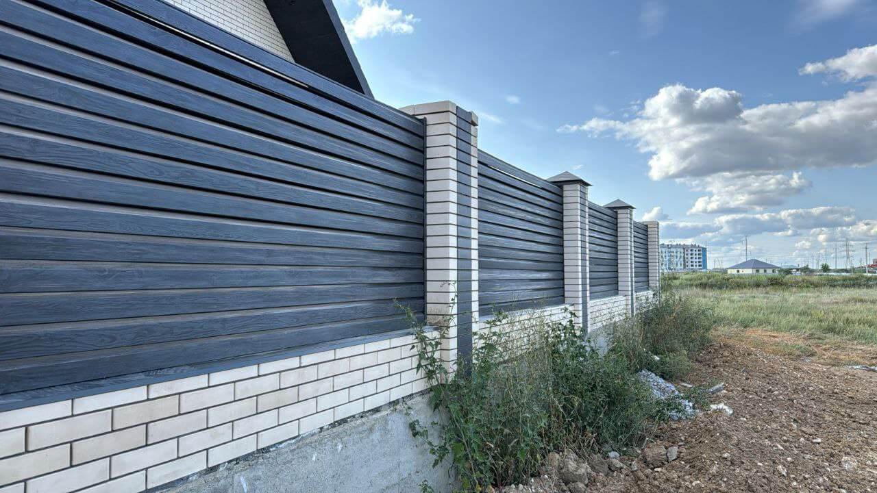 Забор-жалюзи из ламелей Хай-Тек 53м Черное Дерево 3D Принтек в Астрахани