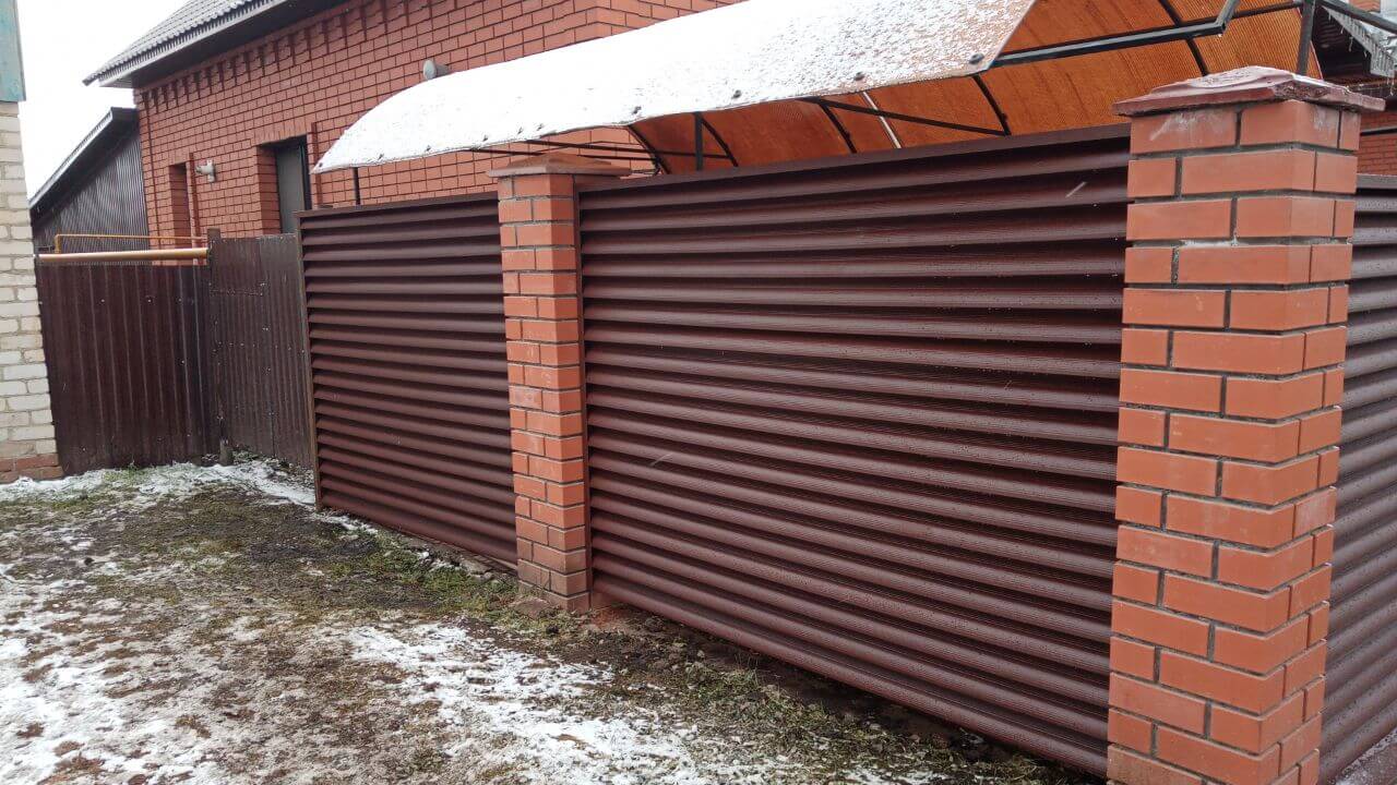 Забор из ламелей еврожалюзи 12м RAL8017/8017 Шоколад двусторонний МАТТЕ фото 4 в Астрахани