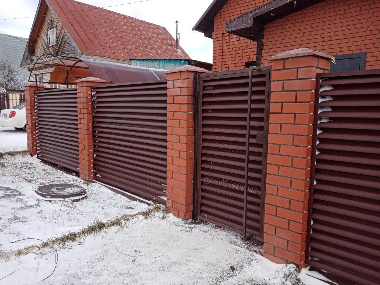 Забор из ламелей еврожалюзи 12м RAL8017/8017 Шоколад двусторонний МАТТЕ фото 2 в Астрахани