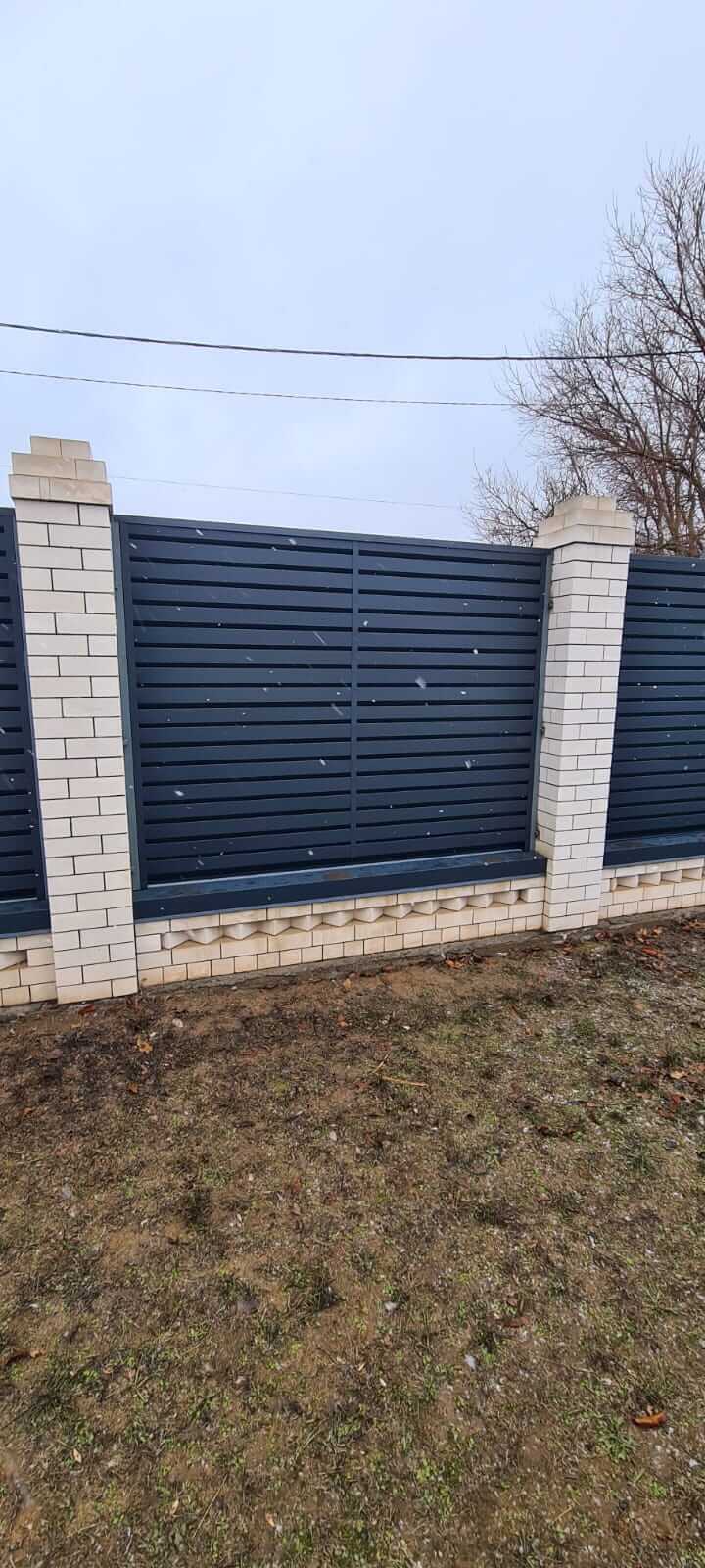 Забор-жалюзи из ламелей Хай-Тек 23м RAL7024/7024 Серый Графит двусторонний МАТТЕ фото 1 в Астрахани