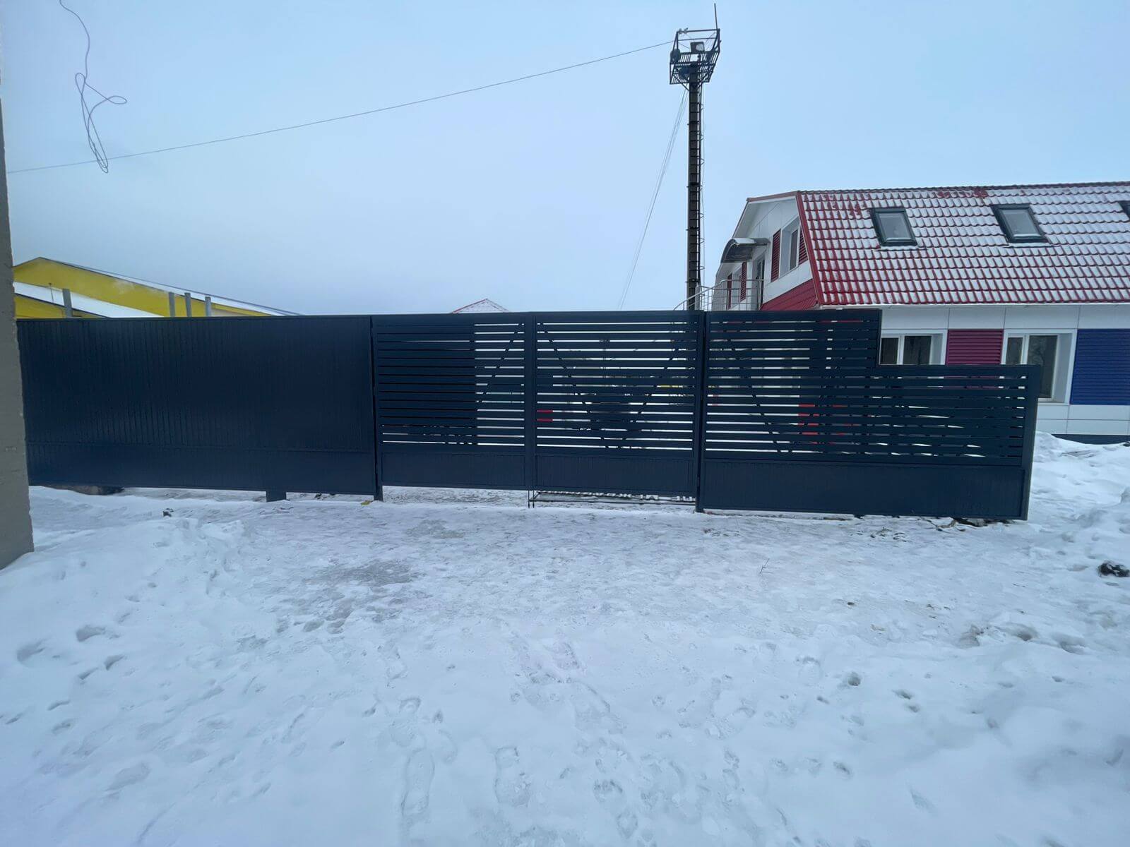 Забор-ранчо из металлического планкена 11м RAL7024 Серый Графит фото 2 в Астрахани