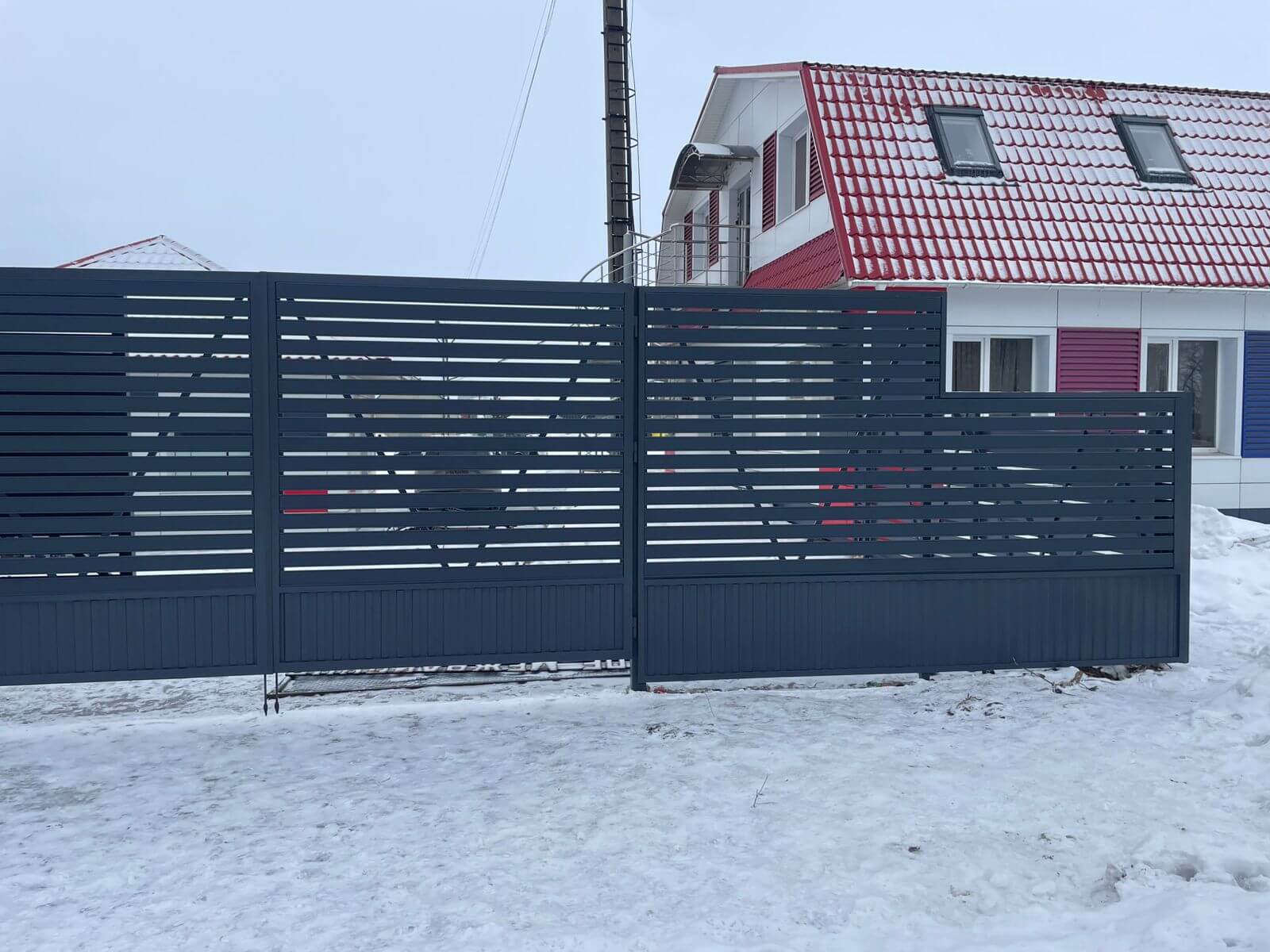 Забор-ранчо из металлического планкена 11м RAL7024 Серый Графит фото 1 в Астрахани