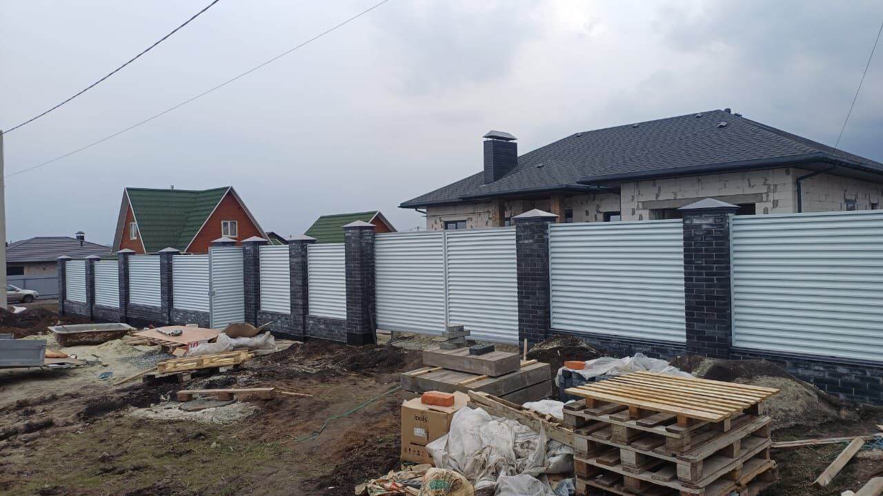 Забор-жалюзи из ламелей ЭКО-Z 94м RAL9003/9003 Белый двусторонний фото 2 в Астрахани