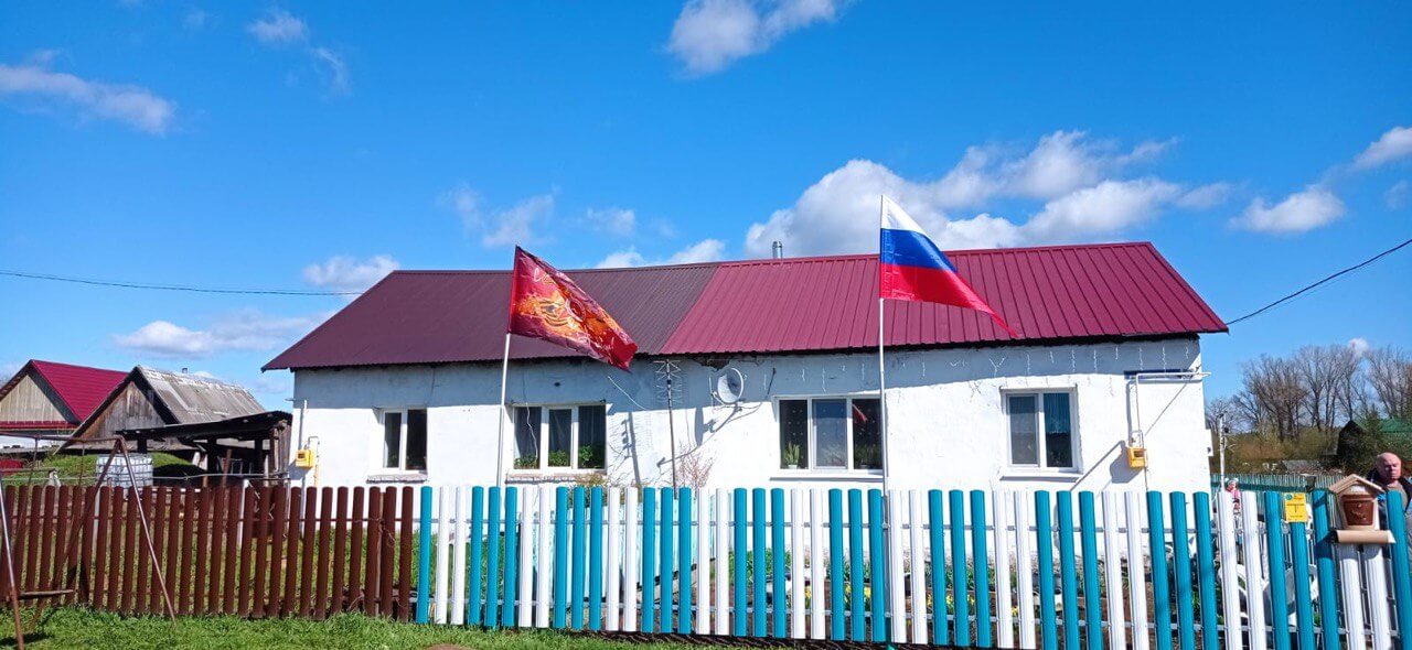 Забор из евроштакетника 16м RAL5021 Морская Волна, RAL9003 Белый в Астрахани