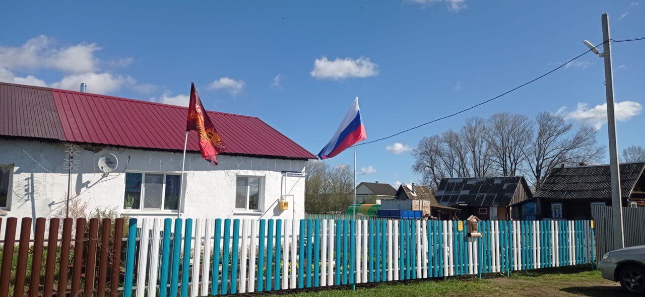 Забор из евроштакетника 16м RAL5021 Морская Волна, RAL9003 Белый фото 1 в Астрахани