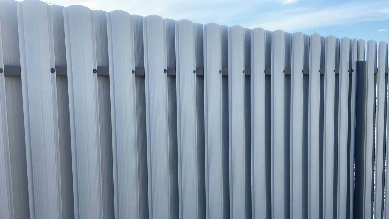 Забор из евроштакетника 16м RAL7024 Серый Графит фото 4 в Астрахани