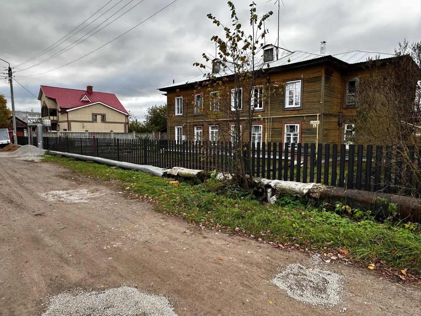 Забор из евроштакетника 63м Черное Дерево 3D Принтек фото 2 в Астрахани