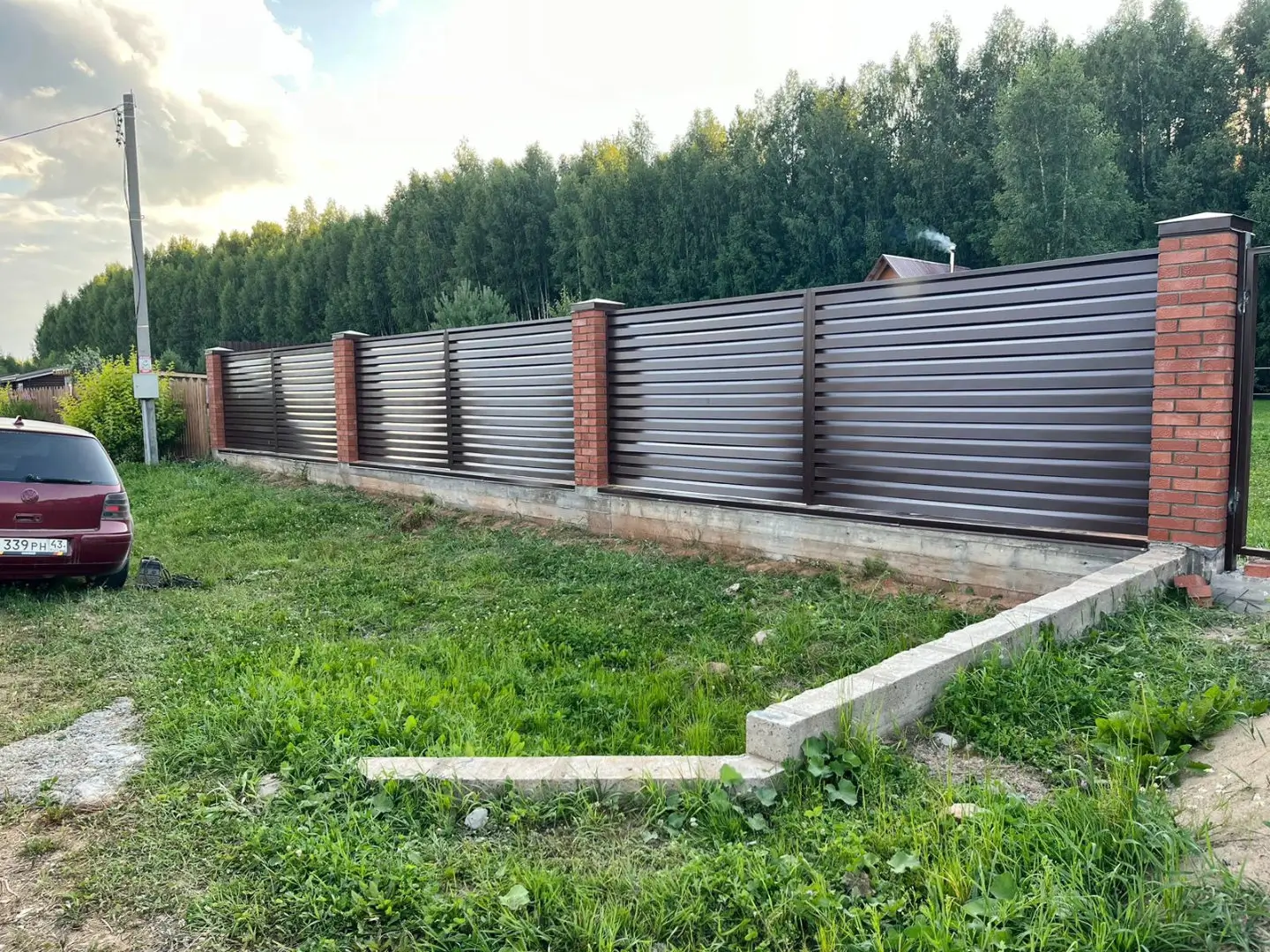 Забор-жалюзи из ламелей Хай-Тек 26м RAL8017/8017 Шоколад двусторонний в Астрахани