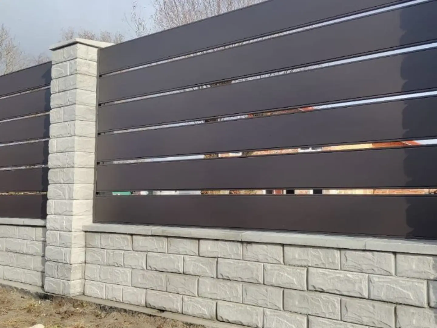 Забор-ранчо из металлопланкена 32м RAL8019 Темный Шоколад МАТТЕ фото 3 в Астрахани