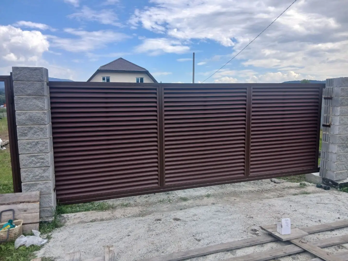 Забор-жалюзи из ламелей ЭКО-Z 16м RAL8017/8017 Шоколад двусторонний МАТТЕ фото 11 в Астрахани